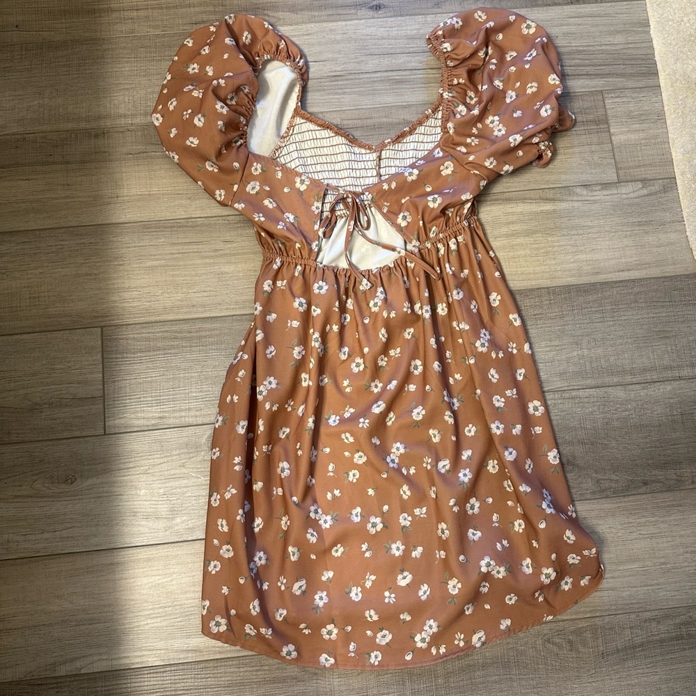 Dry Goods floral dress in size medium never worn - Picture 3 of 4